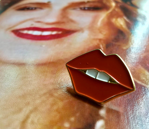 Toothy Lips Pin